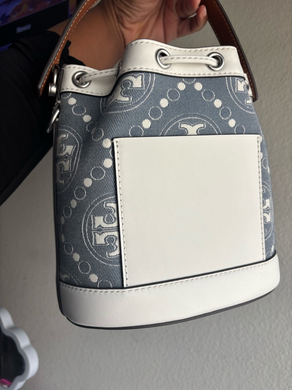 Tory Burch Blue and White Logo Drawstring Mini Bucket Bag - Picture 5 of 6